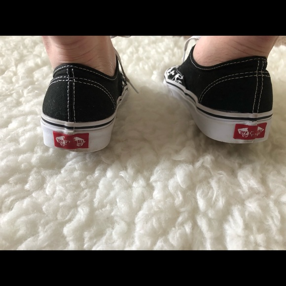 Vans - Picture 2 of 4